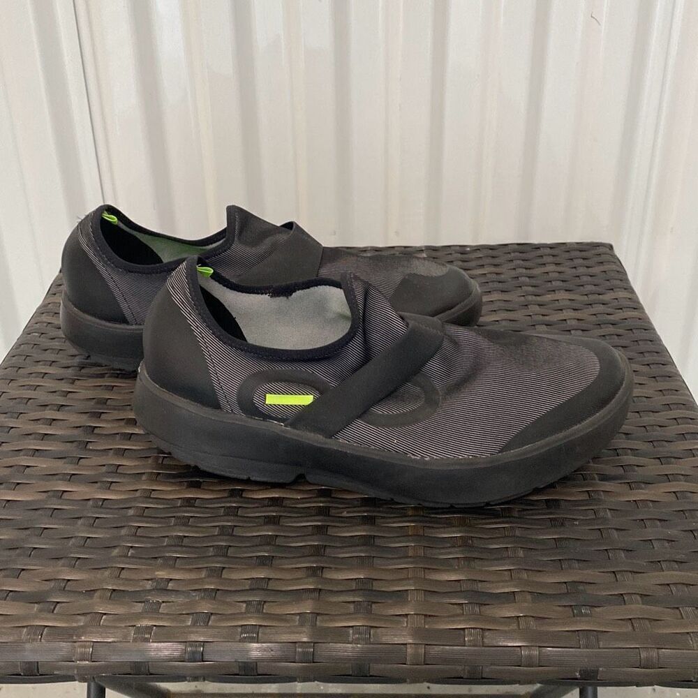 Oofos sneakers men’s size 12.5